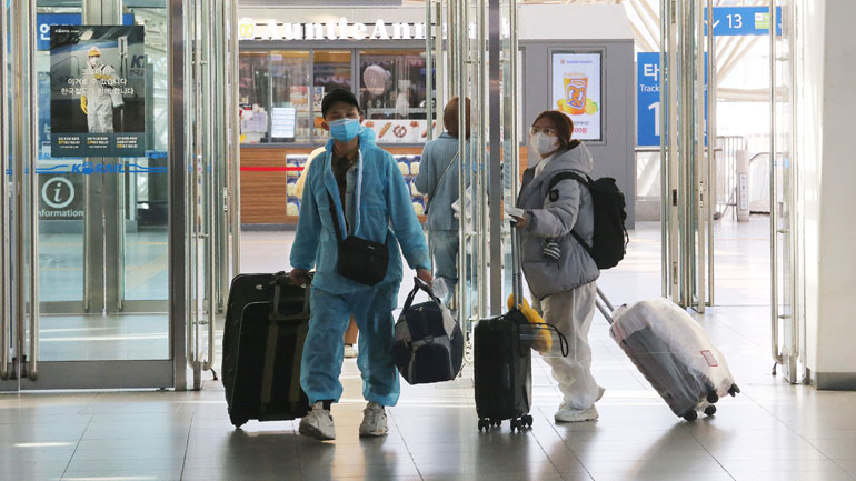 Η Νότια Κορέα θα επιβάλει υποχρεωτική καραντίνα για όποιον έρχεται από το εξωτερικό